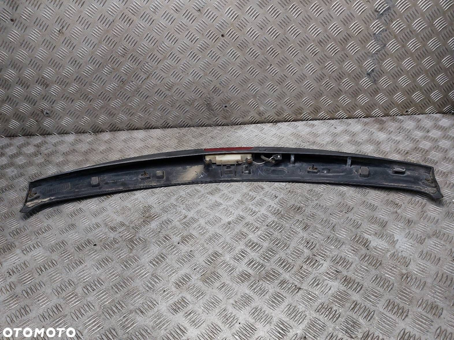 LOTKA SPOILER STOPKA TRZECIE ŚWIATŁO STOP CHRYSLER  PACIFICA I - 3