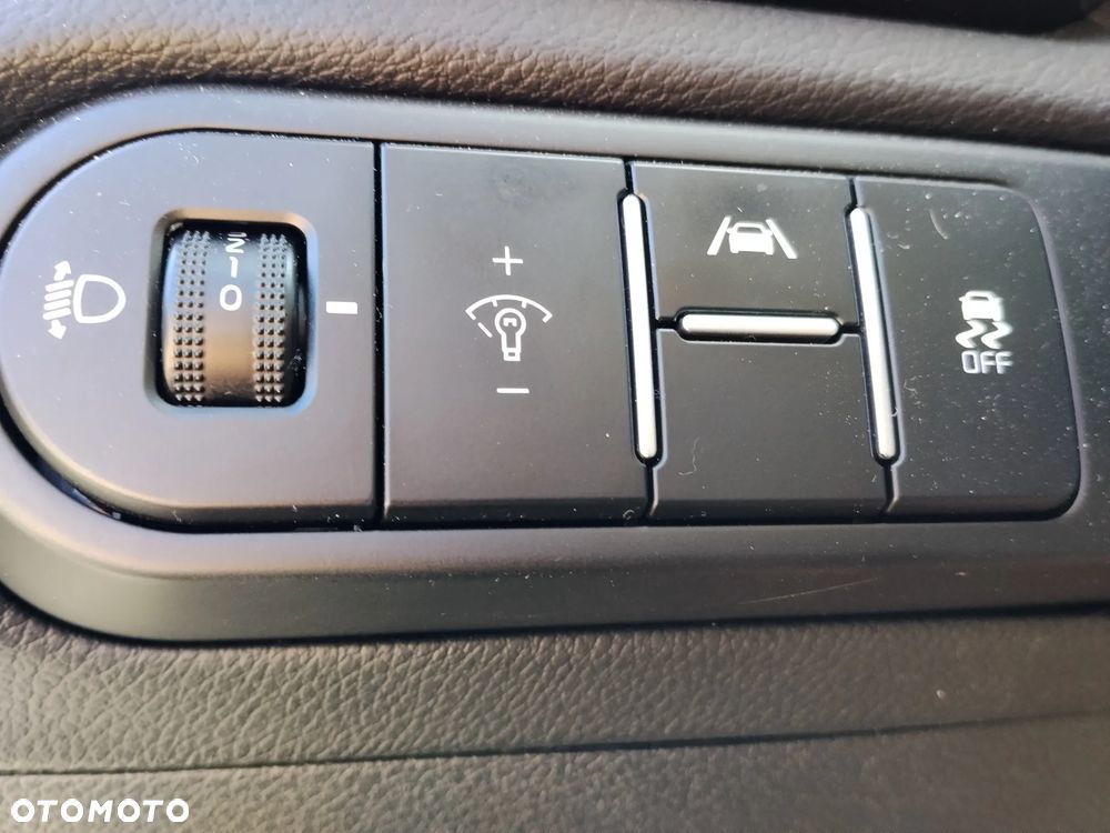 Kia Ceed - 8