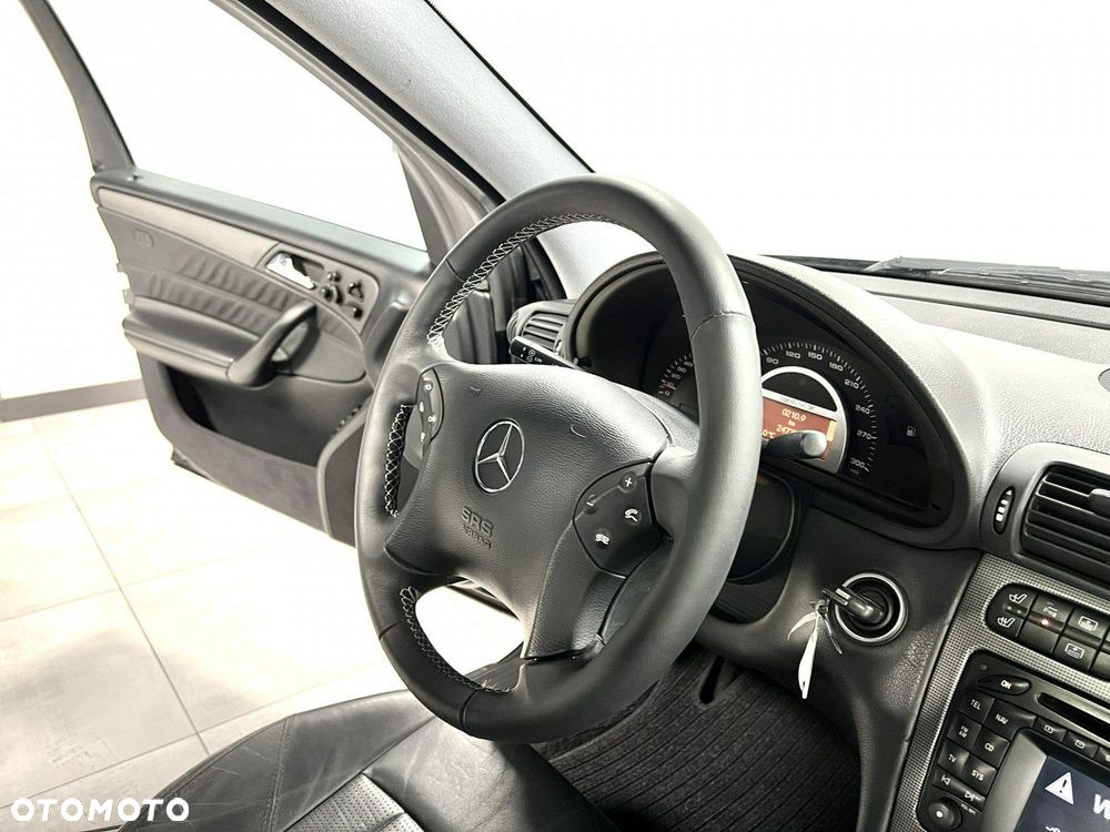Mercedes-Benz Klasa C 32 AMG - 25