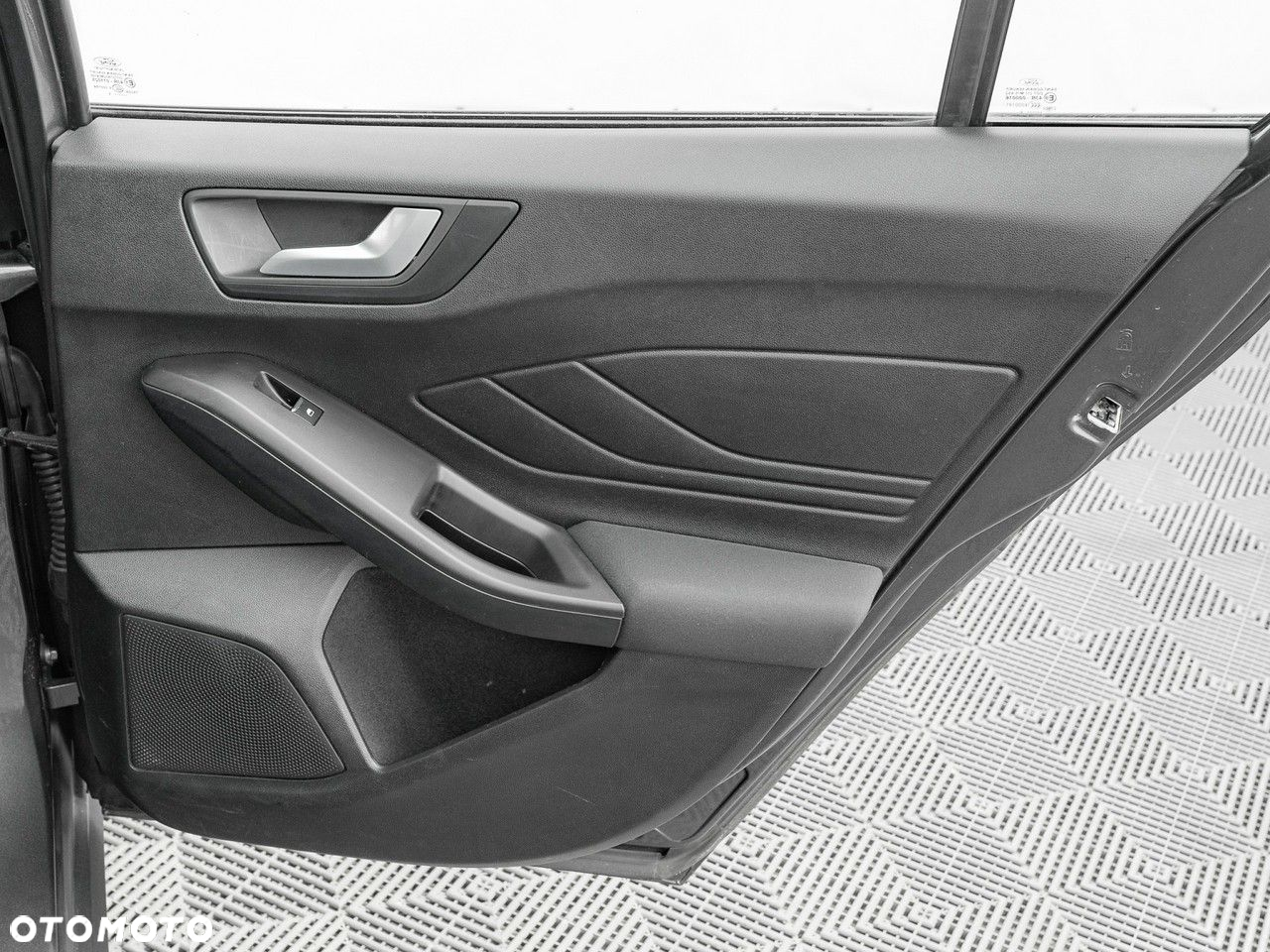 Ford Focus 1.0 EcoBoost Active - 28
