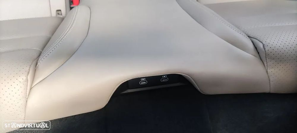 Porsche Taycan Cross Turismo 4 - 29