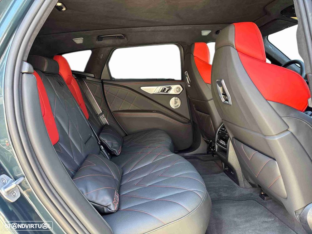 BMW XM Label Red - 13
