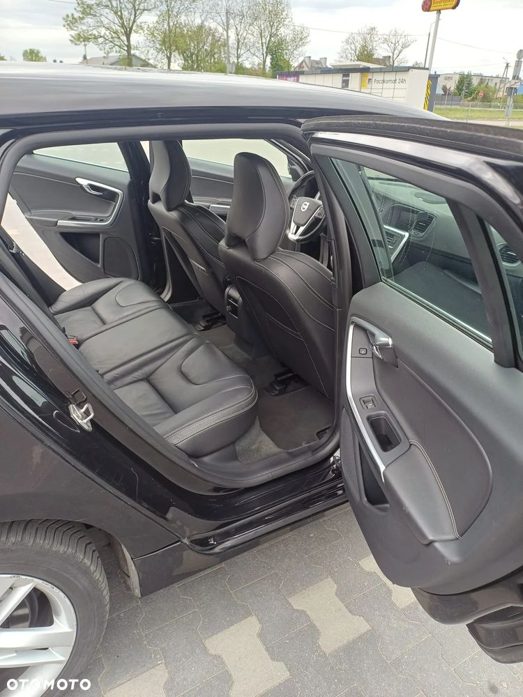 Volvo V60 D6 Plug-In-Hybrid AWD Geartronic Summum - 13