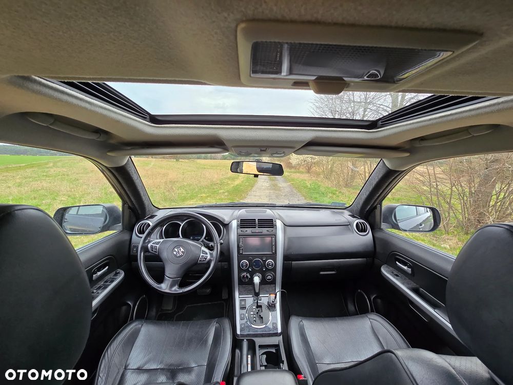 Suzuki Grand Vitara 2.4 De Luxe - 9