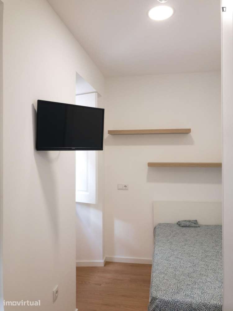 Estúdio - localizado em Montes Claros Coimbra - Grande imagem: 2/5