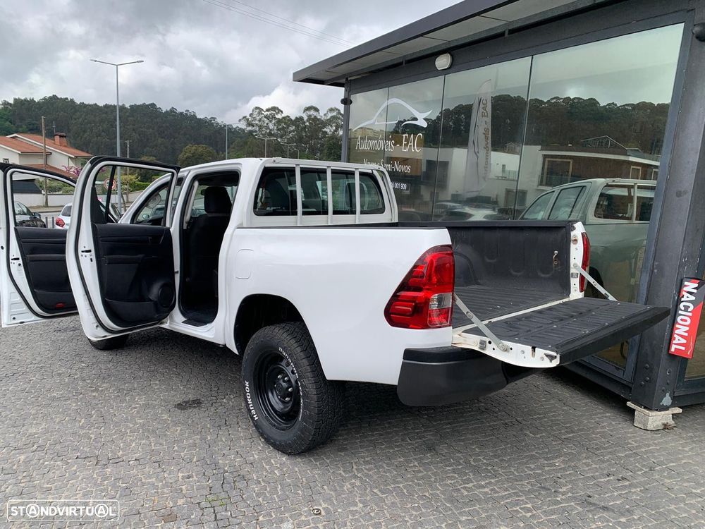 Toyota Hilux 2.4 D-4D 2WD CD - 10