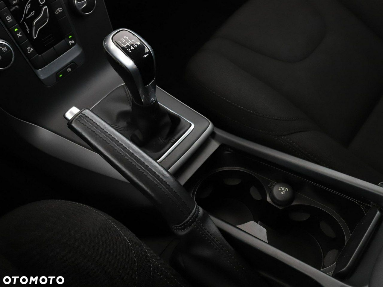 Volvo V40 D2 Kinetic - 28
