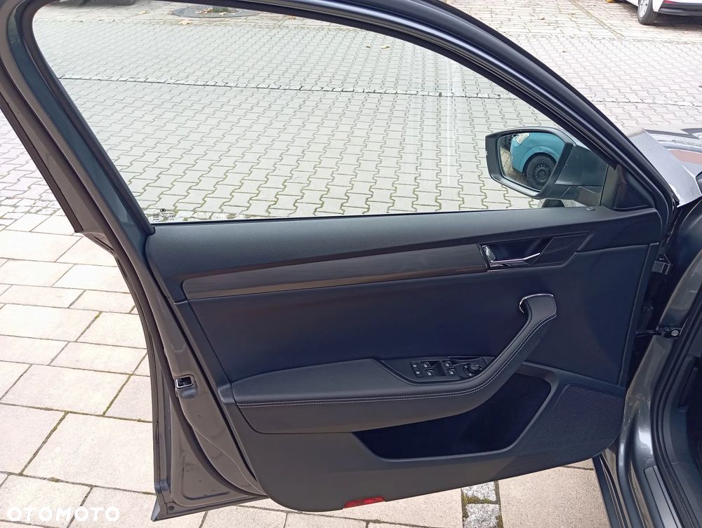 Skoda Superb 2.0 TDI SCR Style DSG - 13