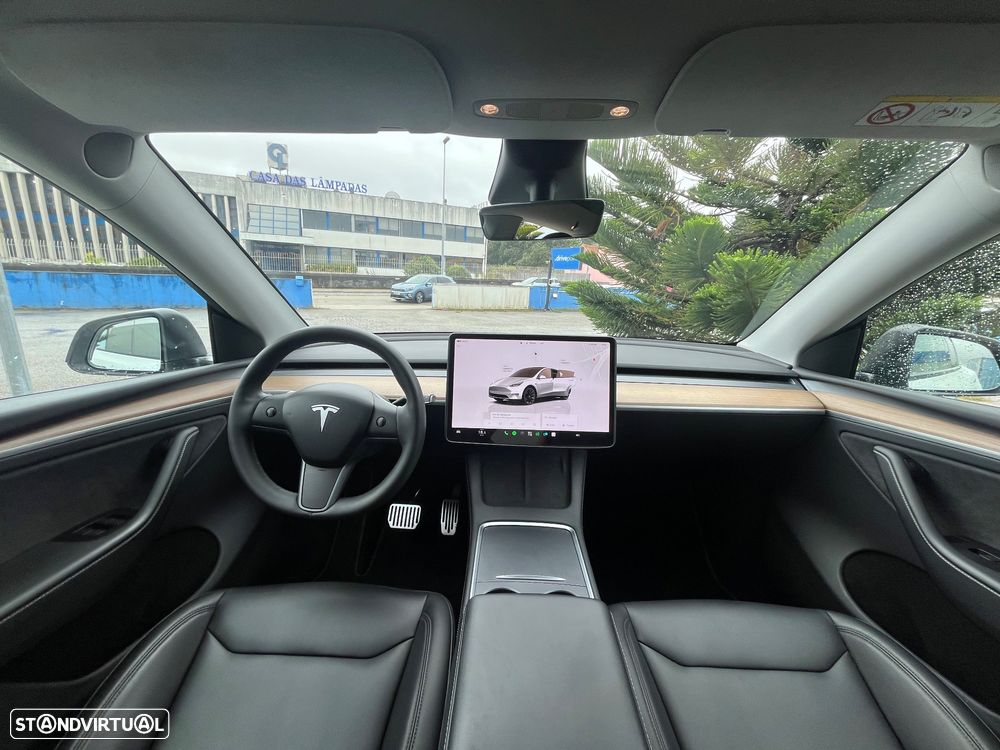 Tesla Model Y Standard - 43