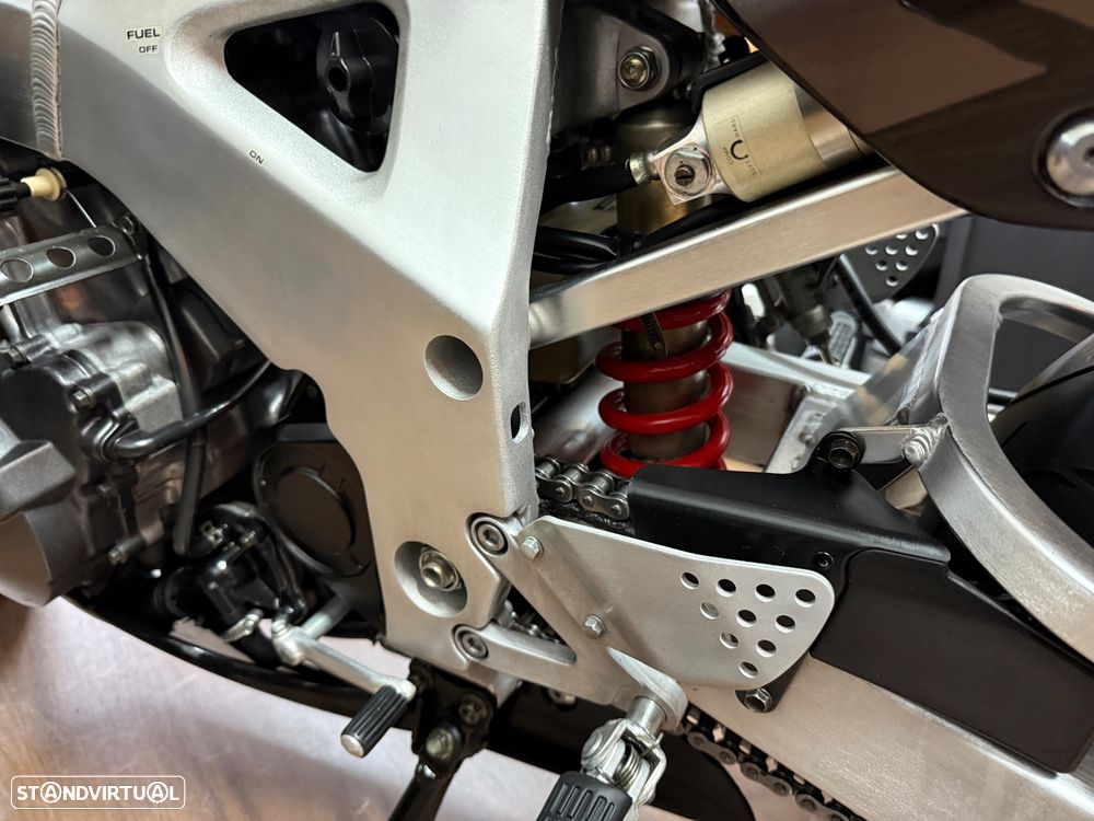 Honda CBR 900 RR - 14