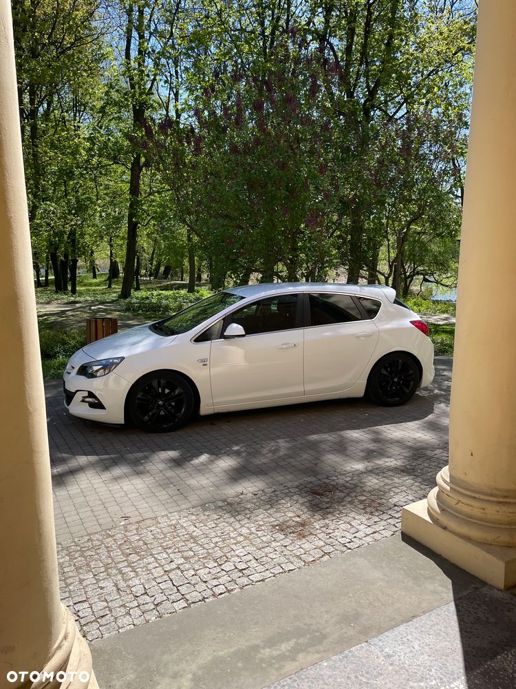 Opel Astra 1.4 Turbo - 12