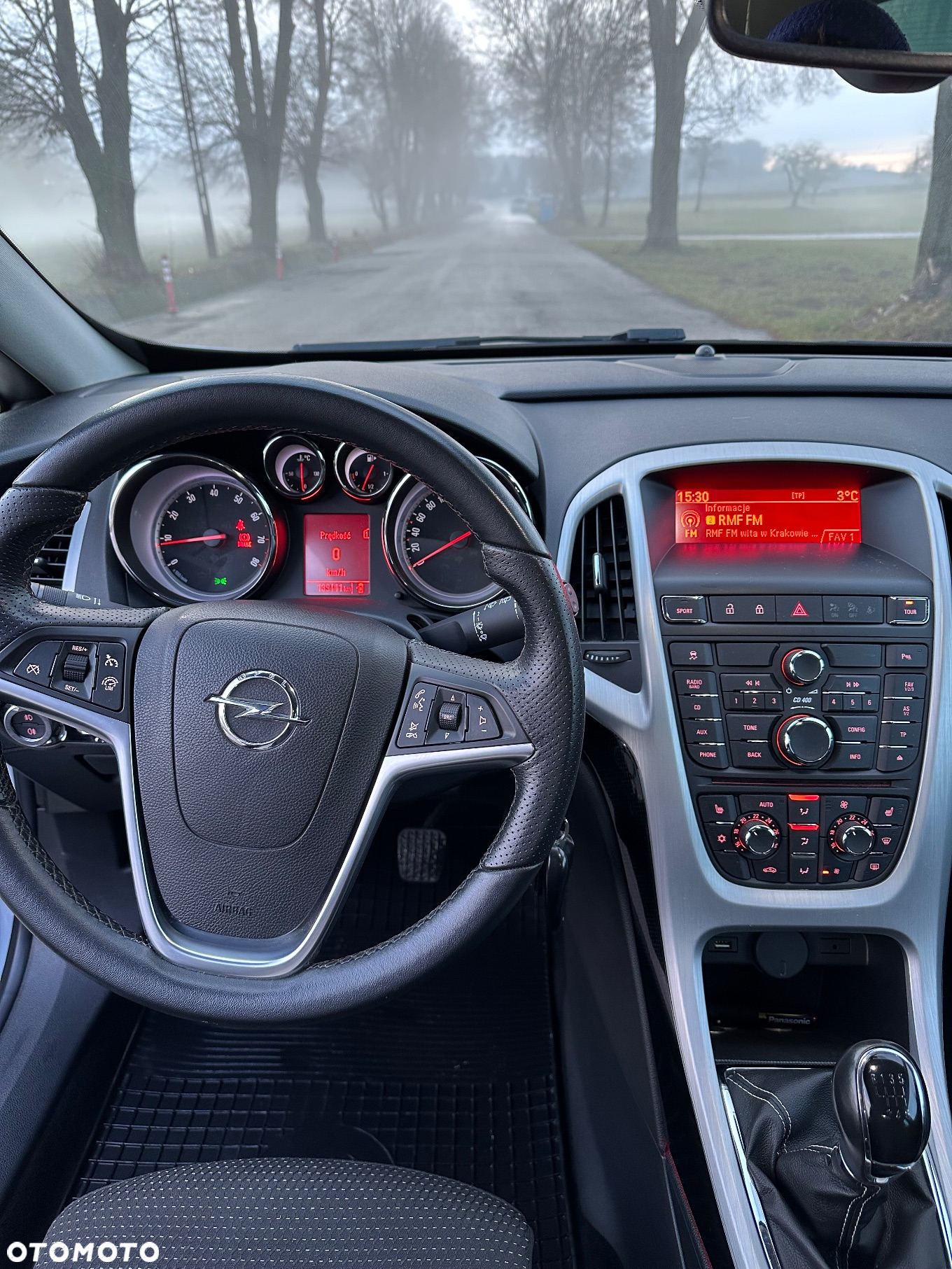 Opel Astra IV GTC 1.6 T Sport - 11