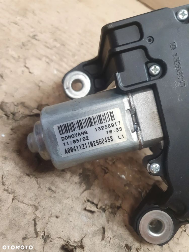 SILNICZEK WYCIERACZKI TYLNEJ OPEL ASTRA J nr 13256917 - 2