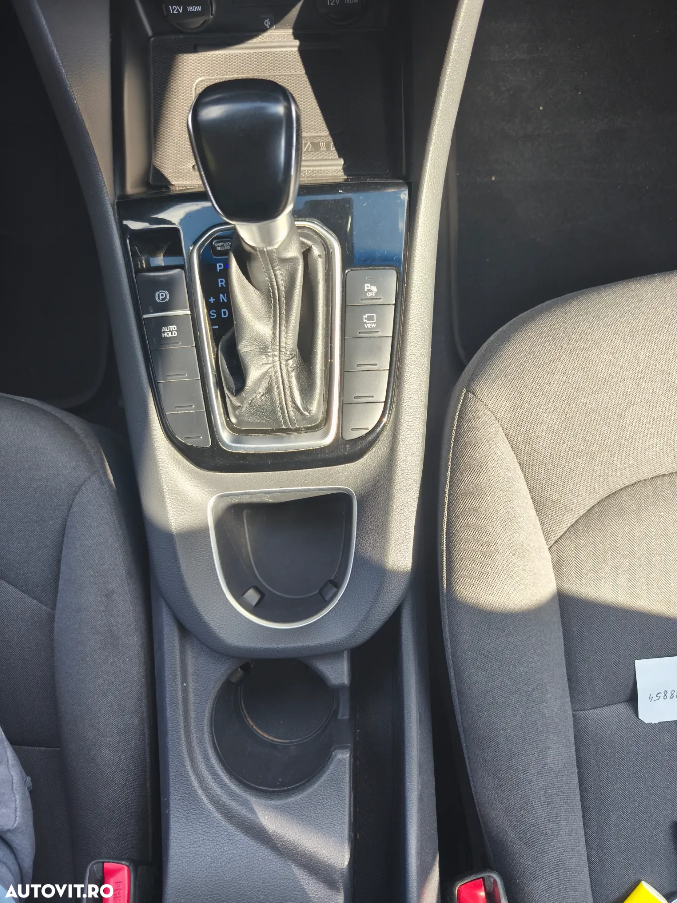 Hyundai IONIQ Hybrid 1.6 GDI - 12