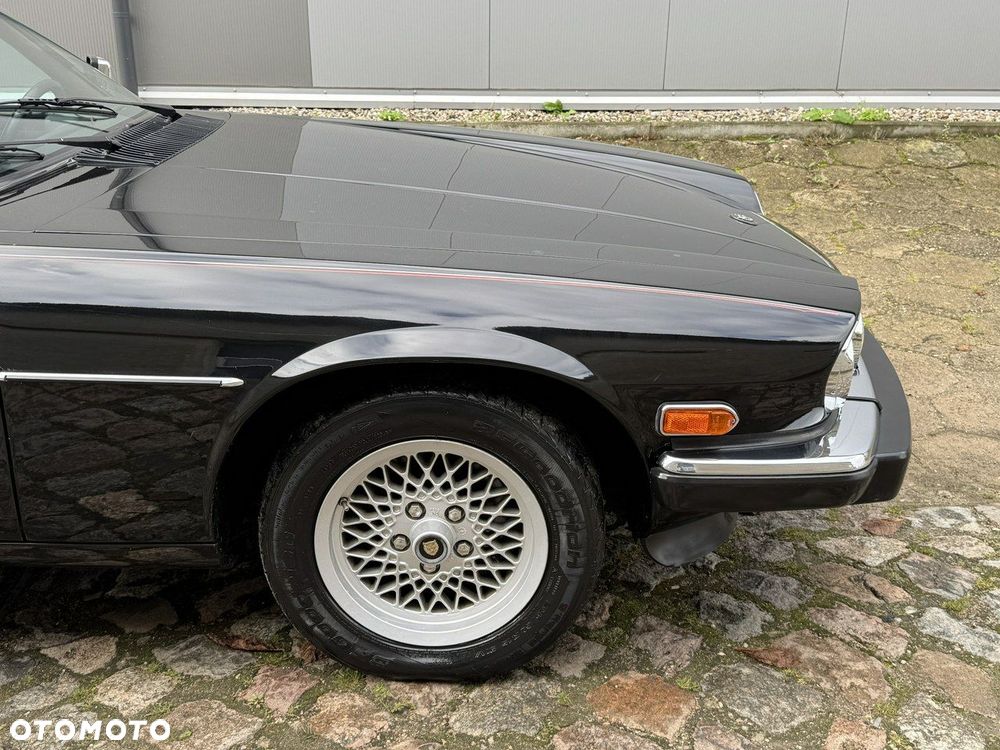 Jaguar XJS - 32