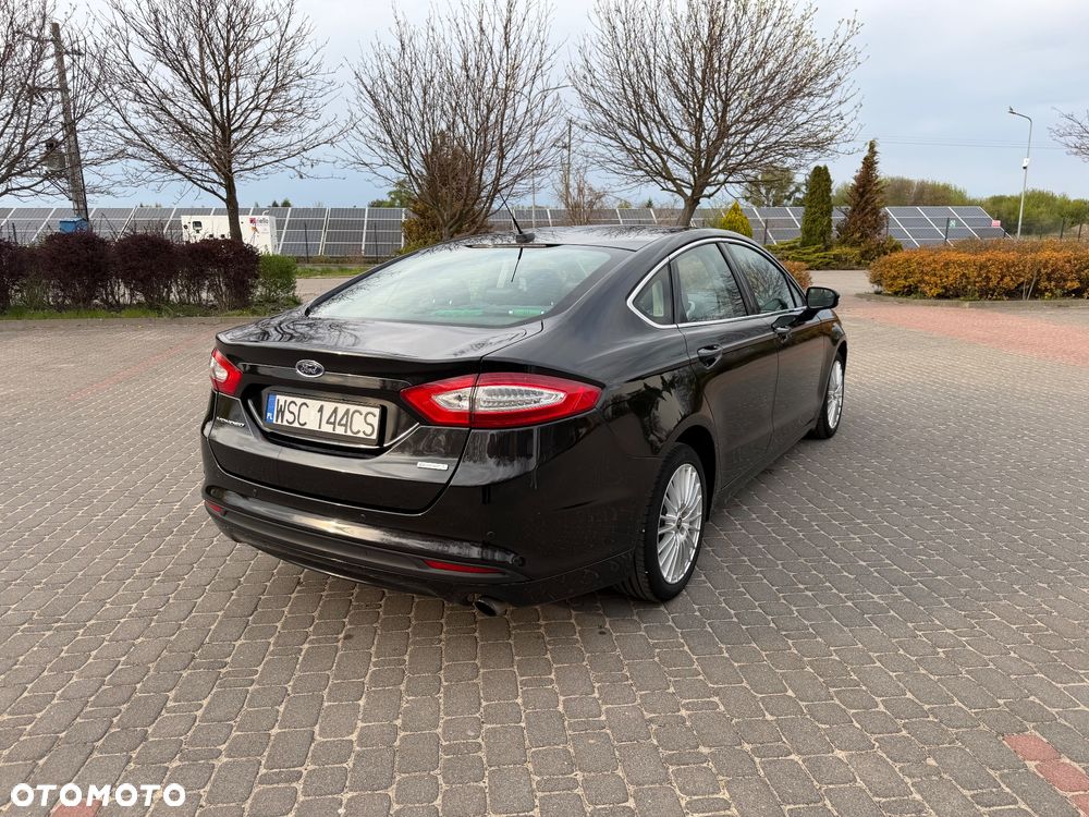 Ford Fusion - 16