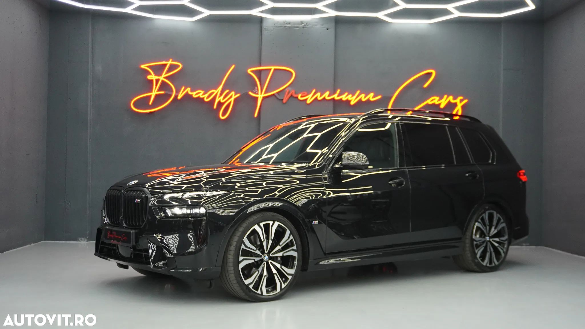 BMW X7 M60i xDrive AT MHEV - 1