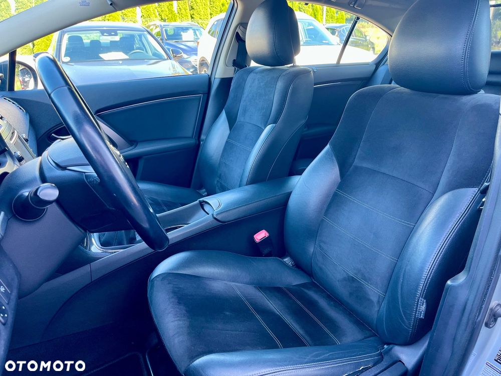 Toyota Avensis 2.0 D-4D Premium - 13