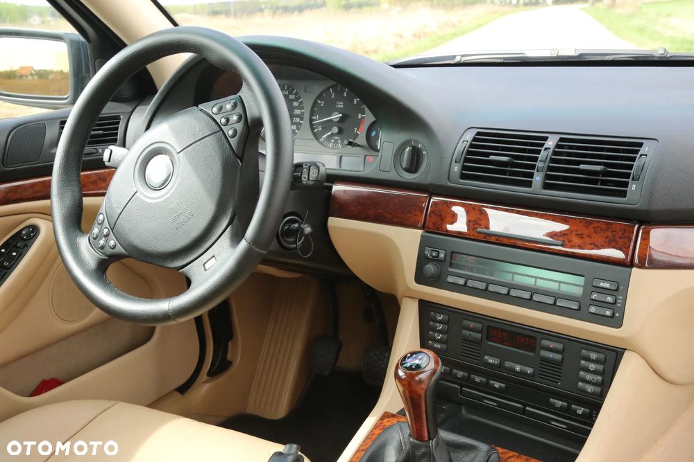 BMW Seria 5 530i Touring Edition Sport - 16