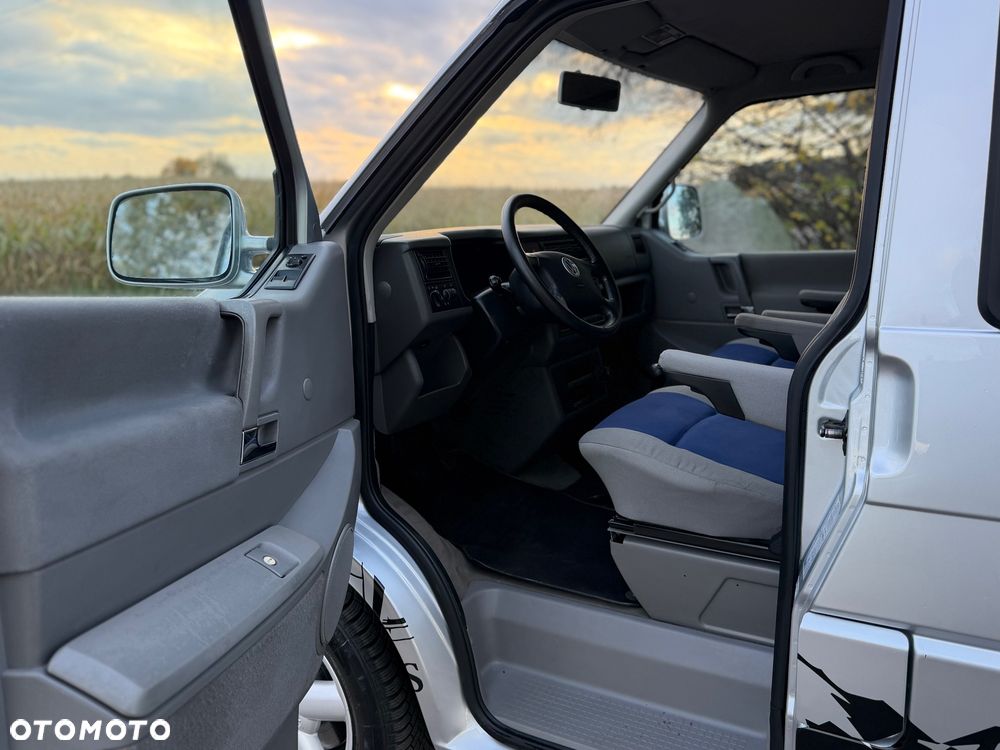 Volkswagen Multivan Standard - 11