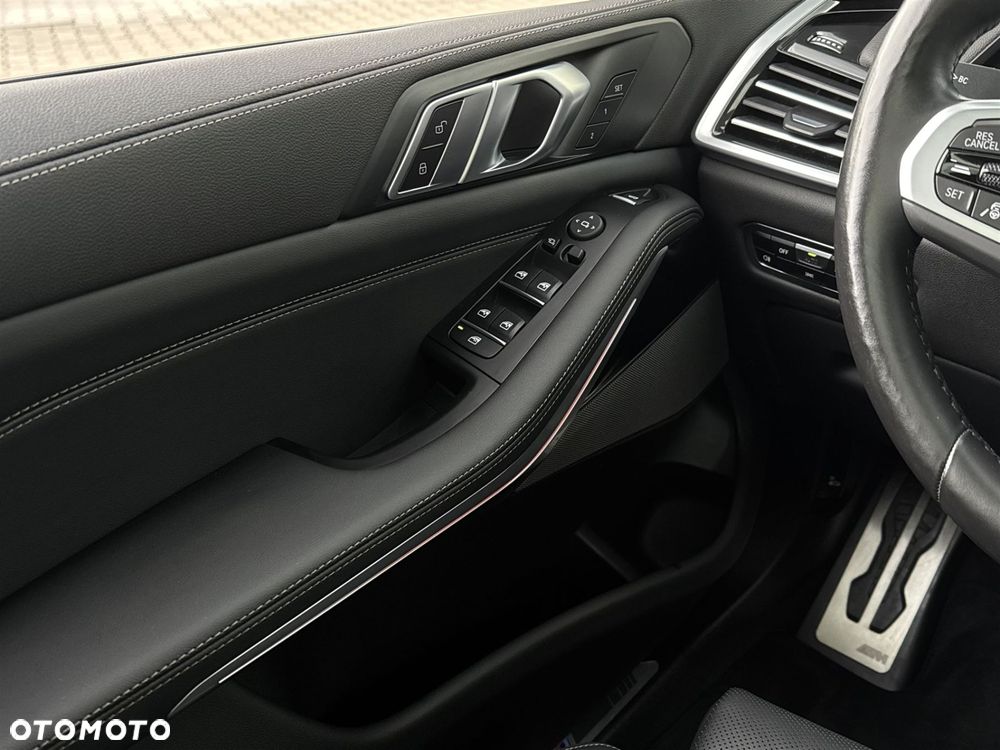 BMW X5 M50i - 18