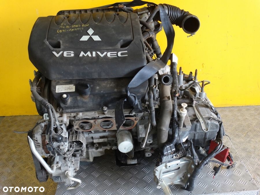 MITSUBISHI OUTLANDER 2006- SKRZYNIA BIEGÓW 3.0 V6 - 1