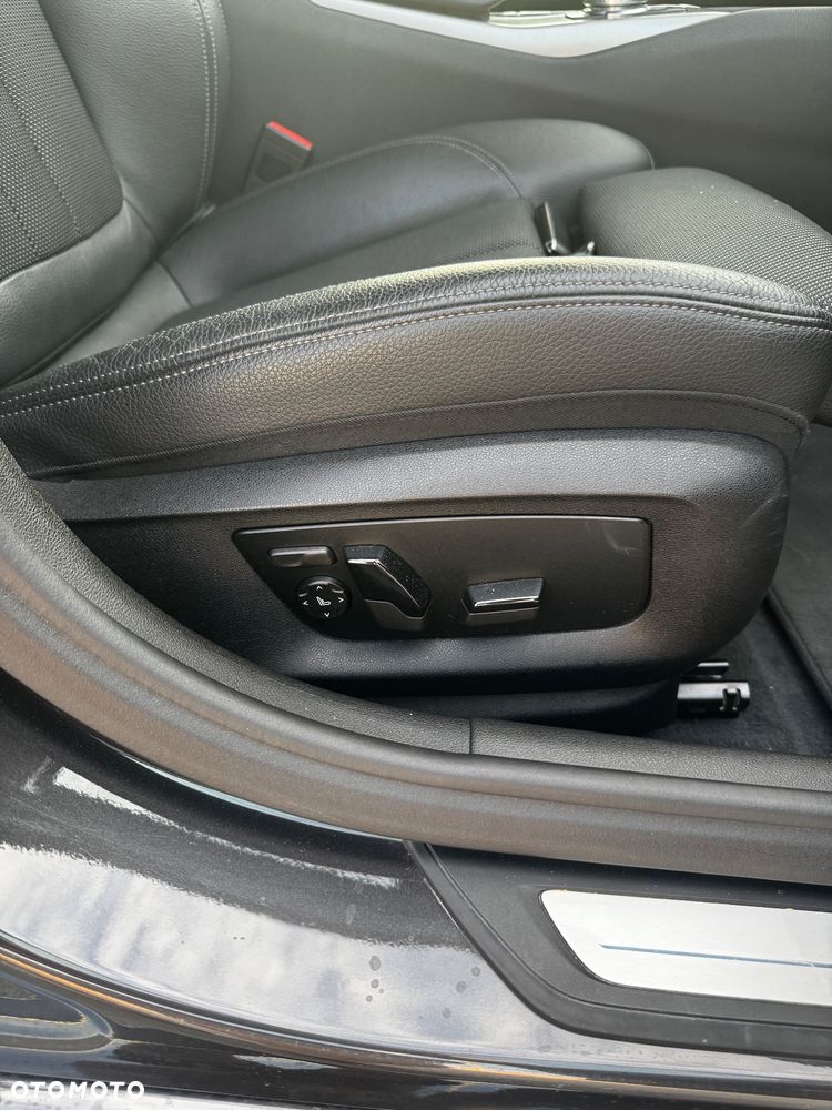 BMW Seria 5 520d Sport Line - 18