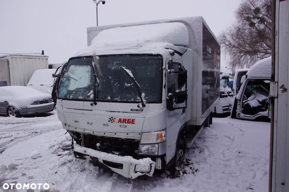 Auto na części - Fuso Canter 9C18 3.0 D 175 KM 4P10 Duonic 2020R Silnik Skrzynia Drzwi Lampa Lusterko Klamka Szyba Owiewka Osłona Kontener Zabudowa Deska Kokpit Sterownik Moduł Czujnik Licznik Panel - 3