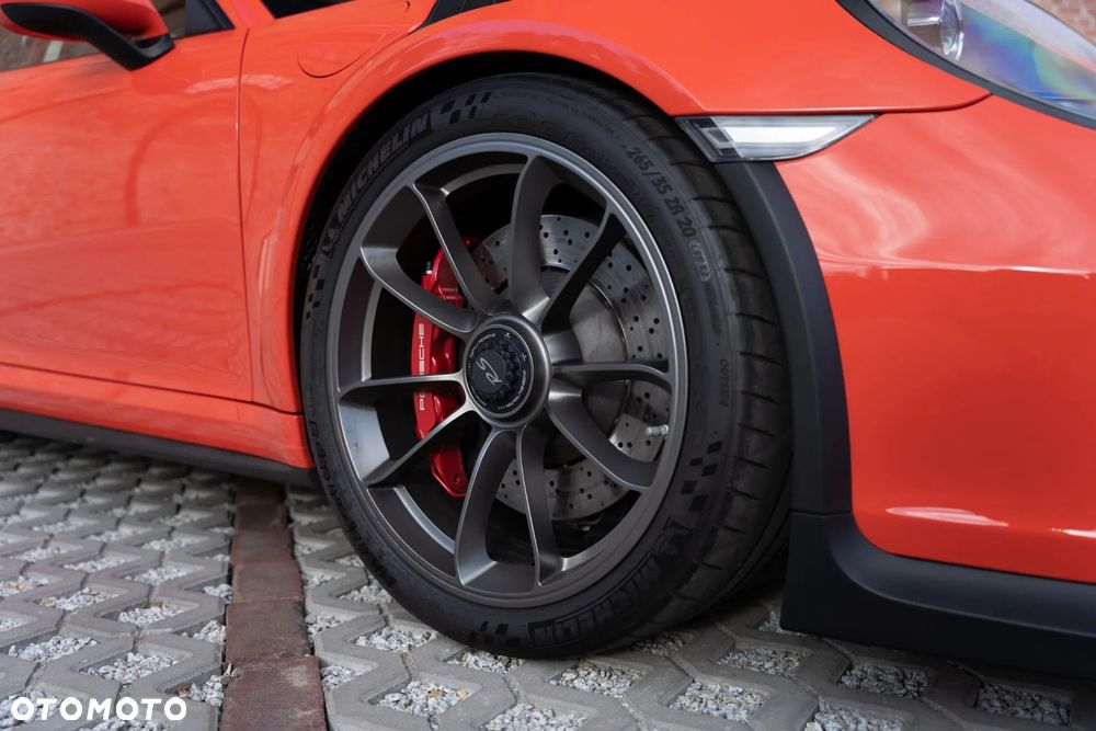 Porsche 911 GT3 RS - 36