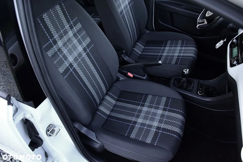 Volkswagen up! 1.0 move - 24