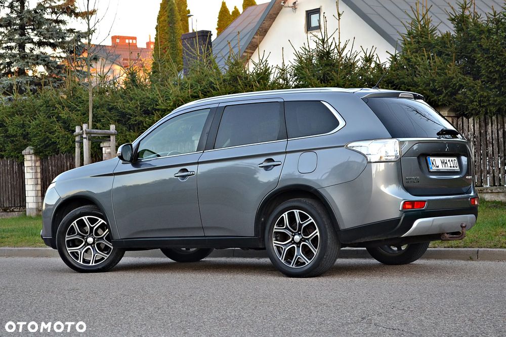 Mitsubishi Outlander 2.2 DID Intense + 4WD - 7