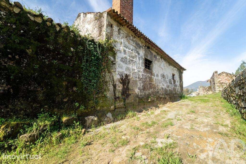 Casa / Villa em Santa Cruz da Trapa e São Cristóvão de Lafões de 210,0 - Grande imagem: 3/15