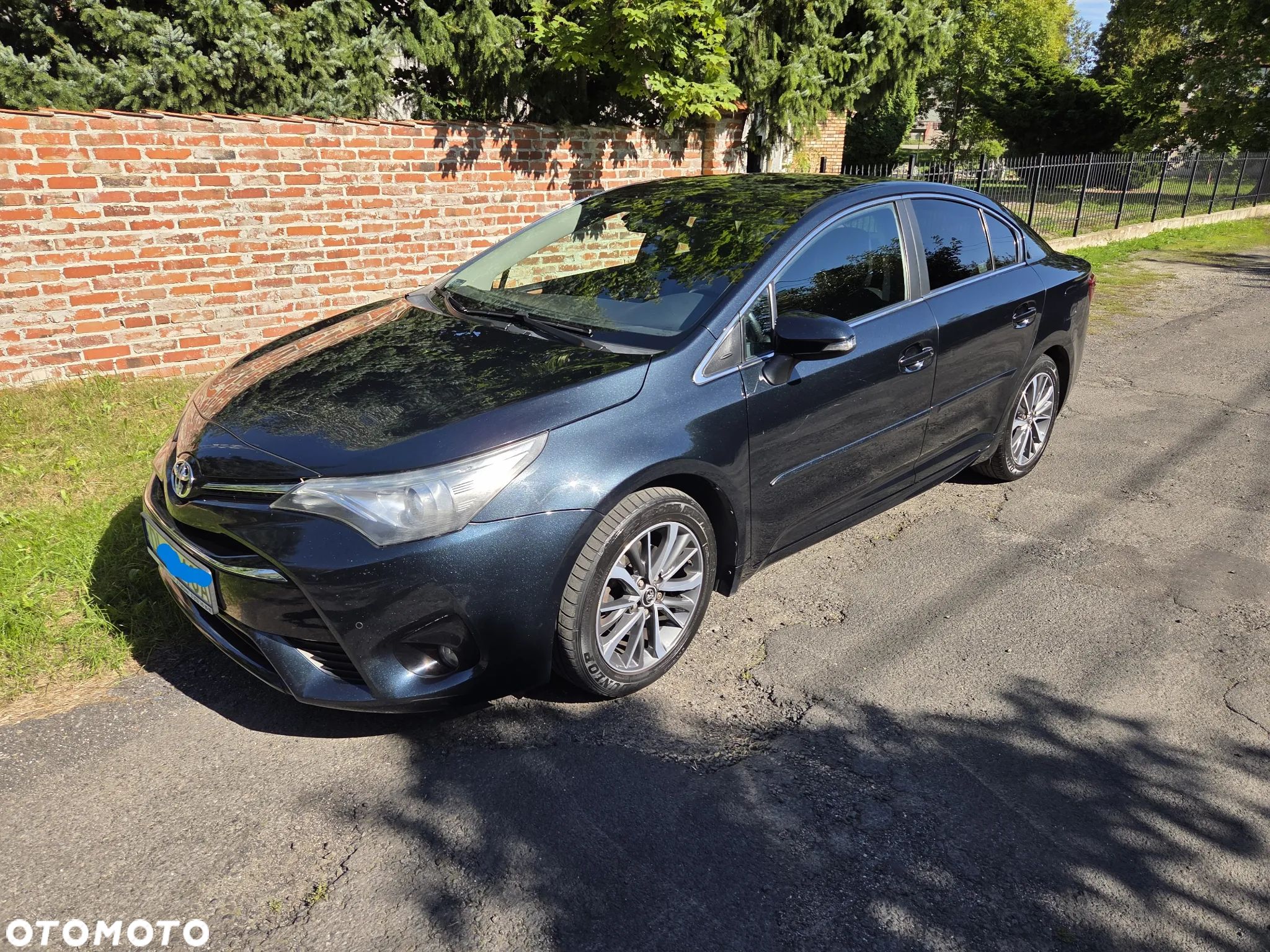 Toyota Avensis 1.8 Premium - 1