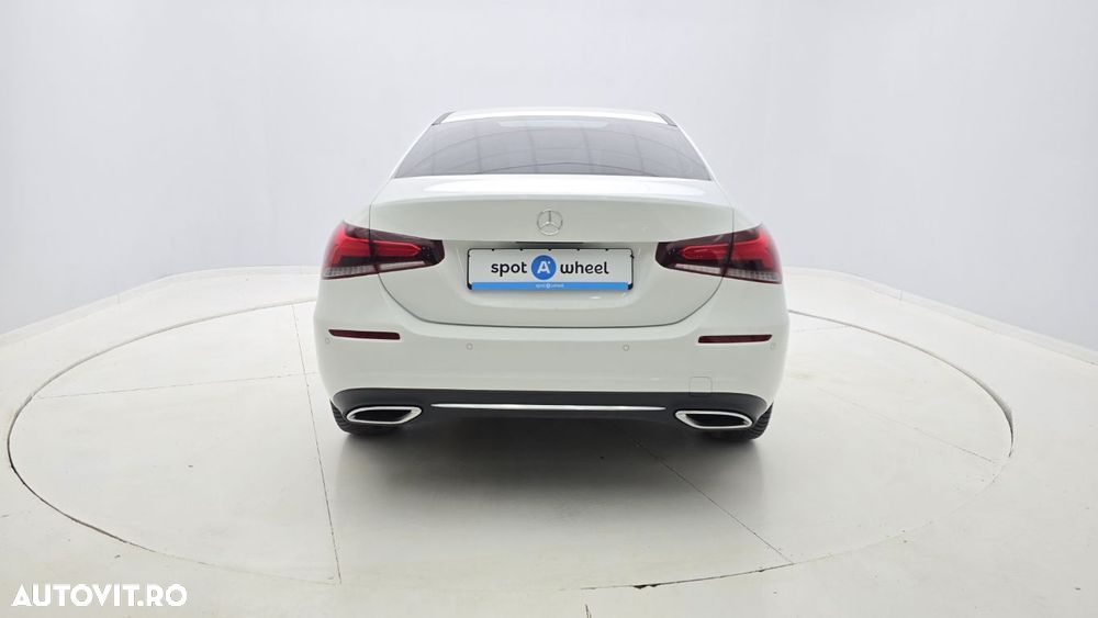 Mercedes-Benz A - 8