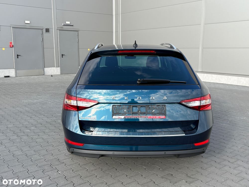 Skoda Superb Combi 2.0 TDI DSG Ambition - 14