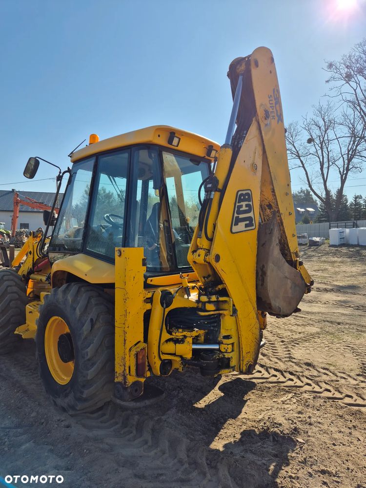 JCB 3cx na Rrównych kołach 4cx - 4