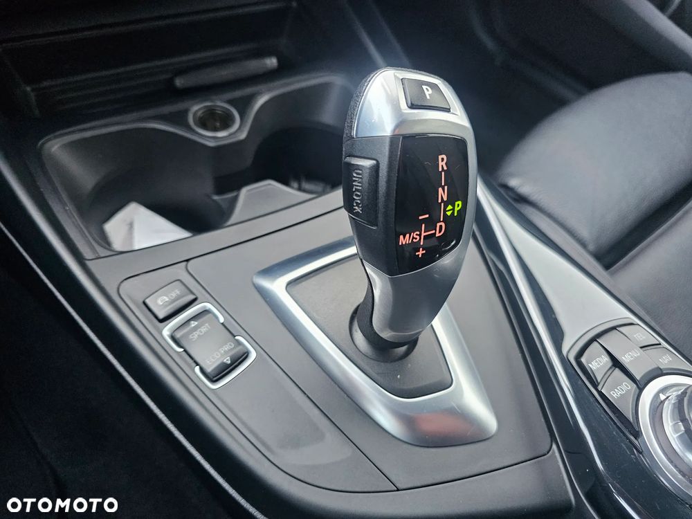 BMW Seria 1 120d Sport-Aut Urban Line - 27