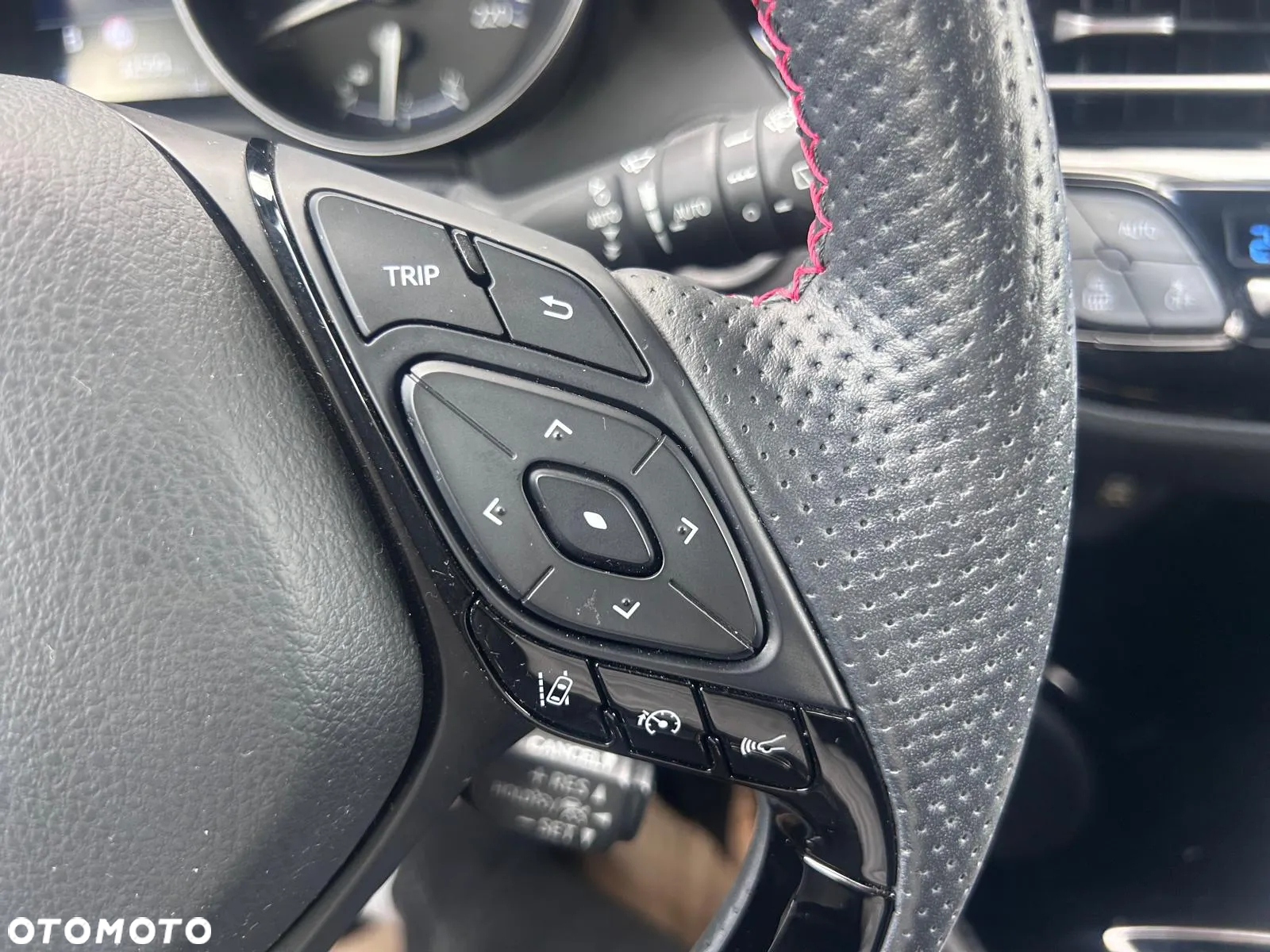 Toyota C-HR 1.8 Hybrid GPF GR Sport - 24
