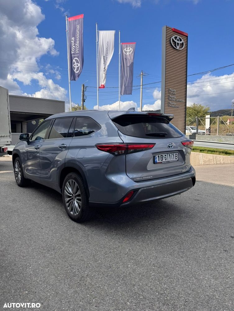 Toyota Highlander 2.5 L Hybrid Dynamic Force 248CP Exclusive Metallic - 1