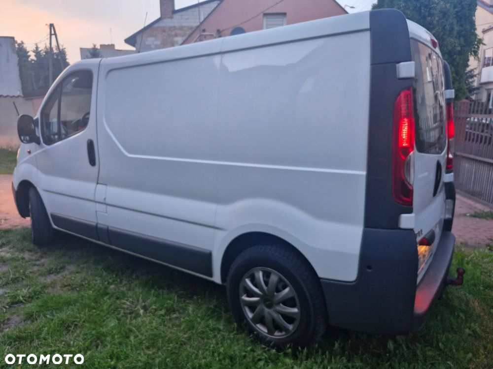 Opel Vivaro - 11