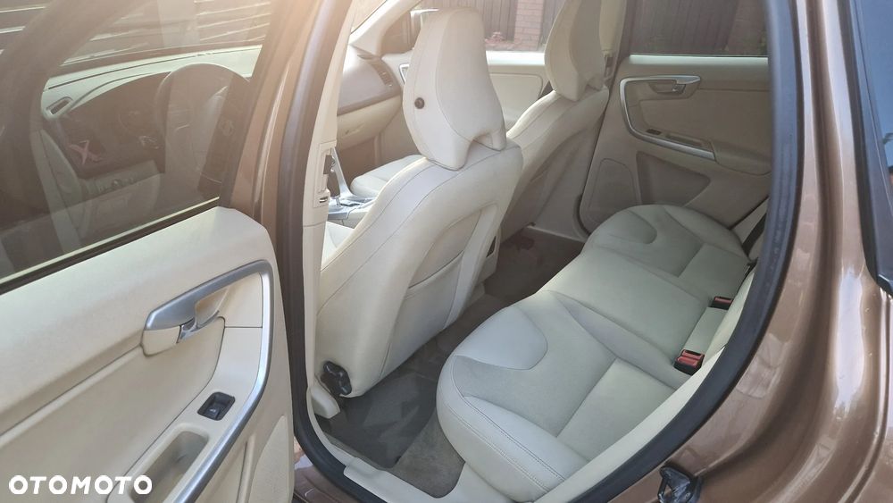 Volvo XC 60 - 8