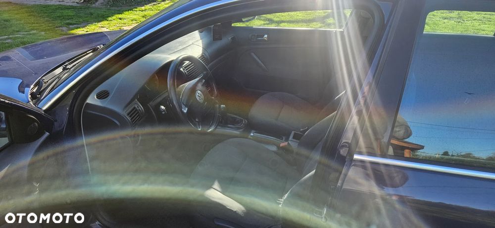 Volkswagen Passat 1.9 TDI Basis - 2
