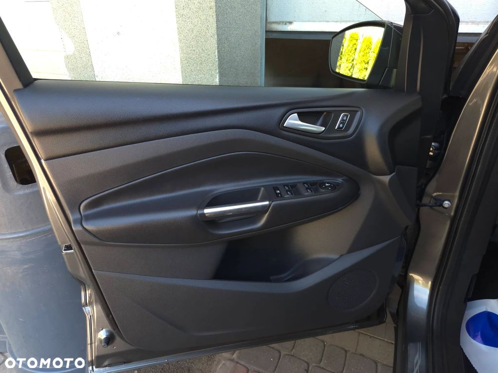 Ford Kuga 2.0 TDCi 4x4 Titanium - 23