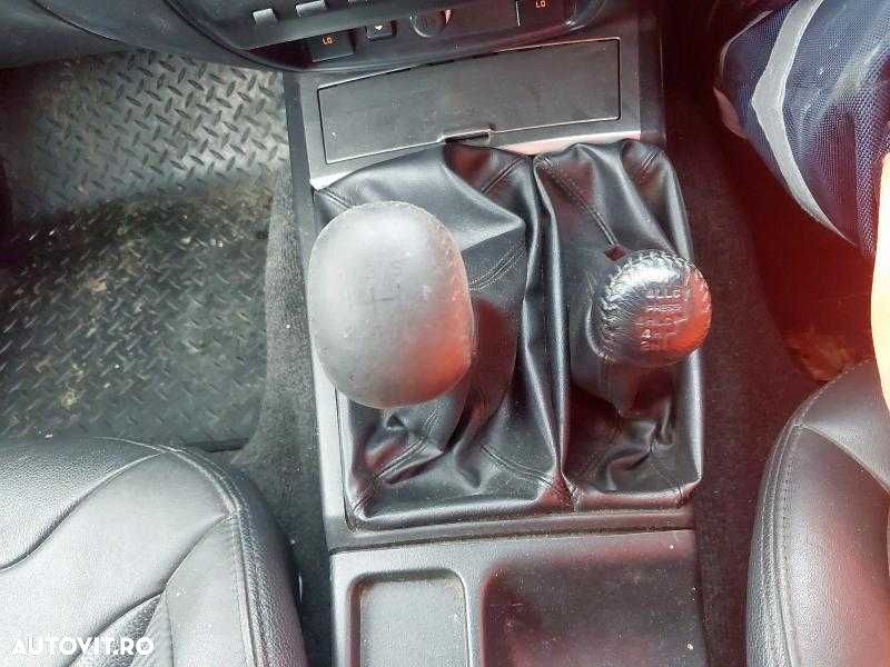 Dezmembrez Mitsubishi L200 2.5 Diesel 2015 - 13