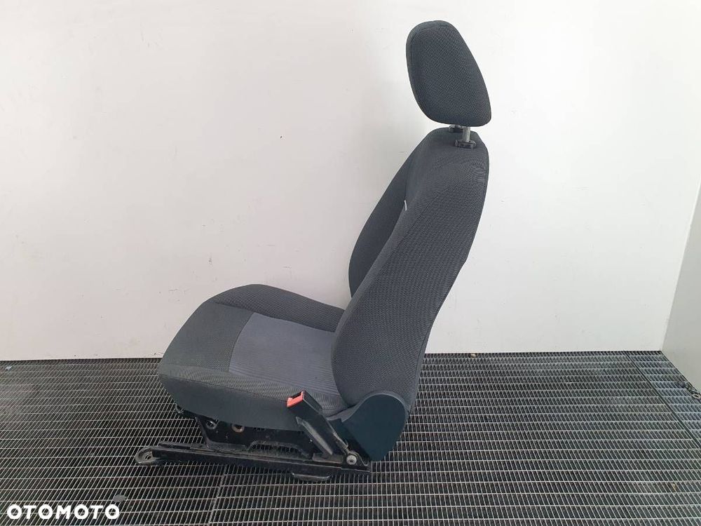 FOTEL PRZÓD PRZEDNI PRAWY PASAŻERA FORD FIESTA MK7 EUROPA - 5