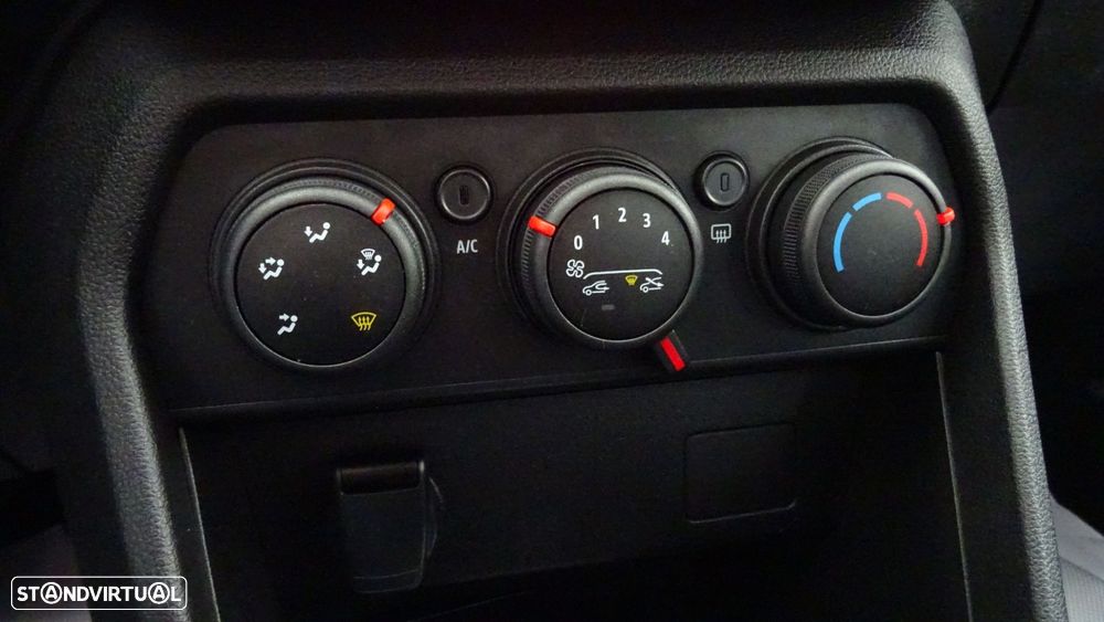 Dacia Sandero 1.0 TCe Comfort CVT - 38