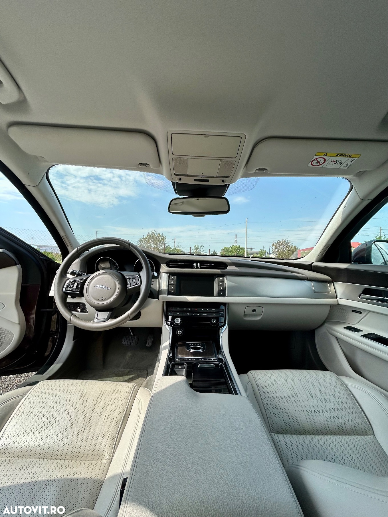 Jaguar XF 20d RWD Portfolio - 6
