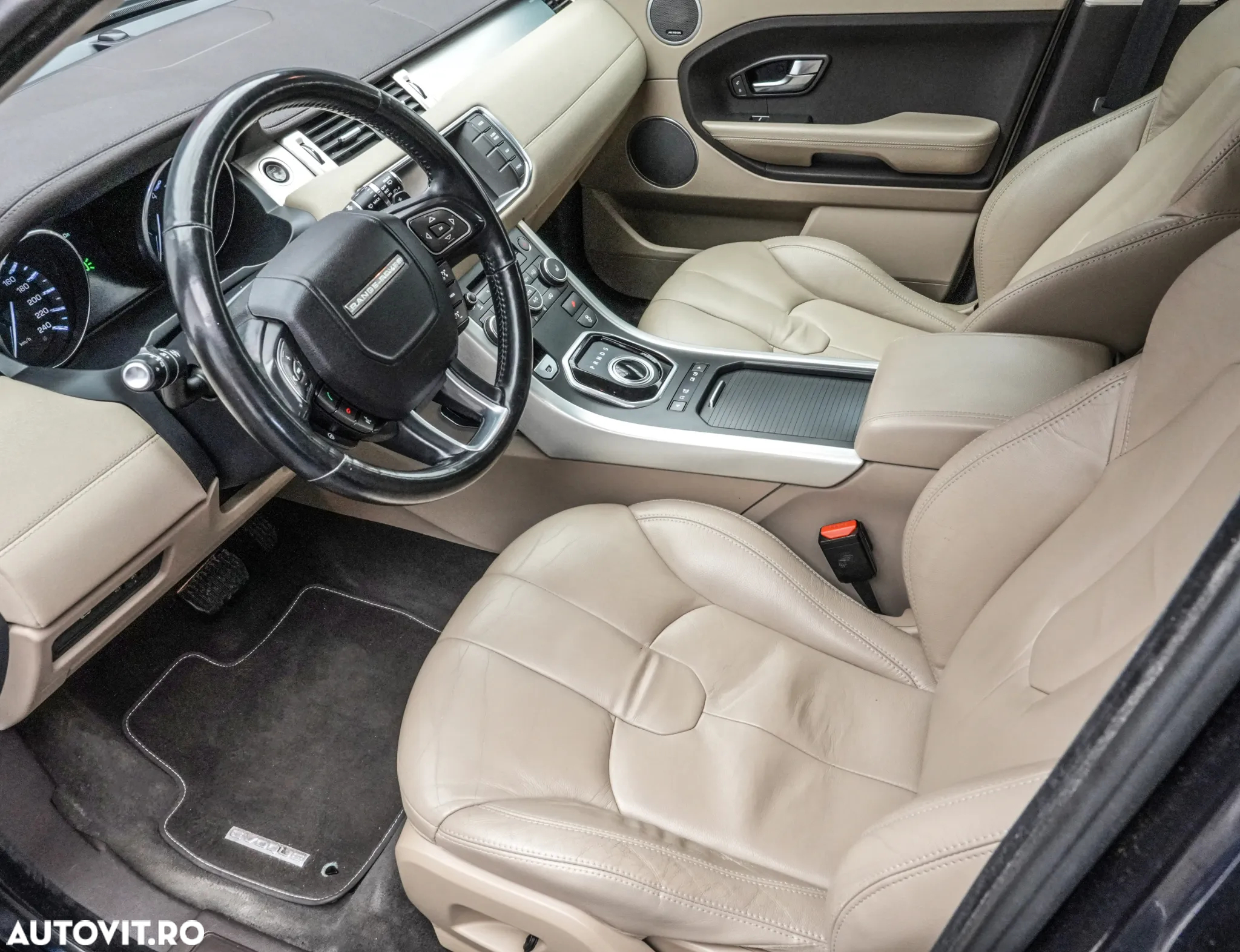Land Rover Range Rover Evoque - 11