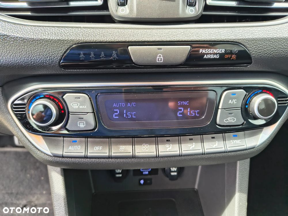 Hyundai i30 1.5 T-GDI 48V-Hybrid DCT EDITION 30 - 9
