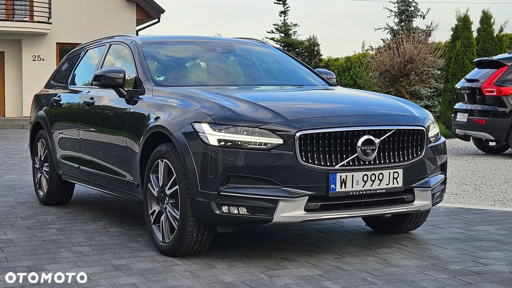 Volvo V90 Cross Country - 35